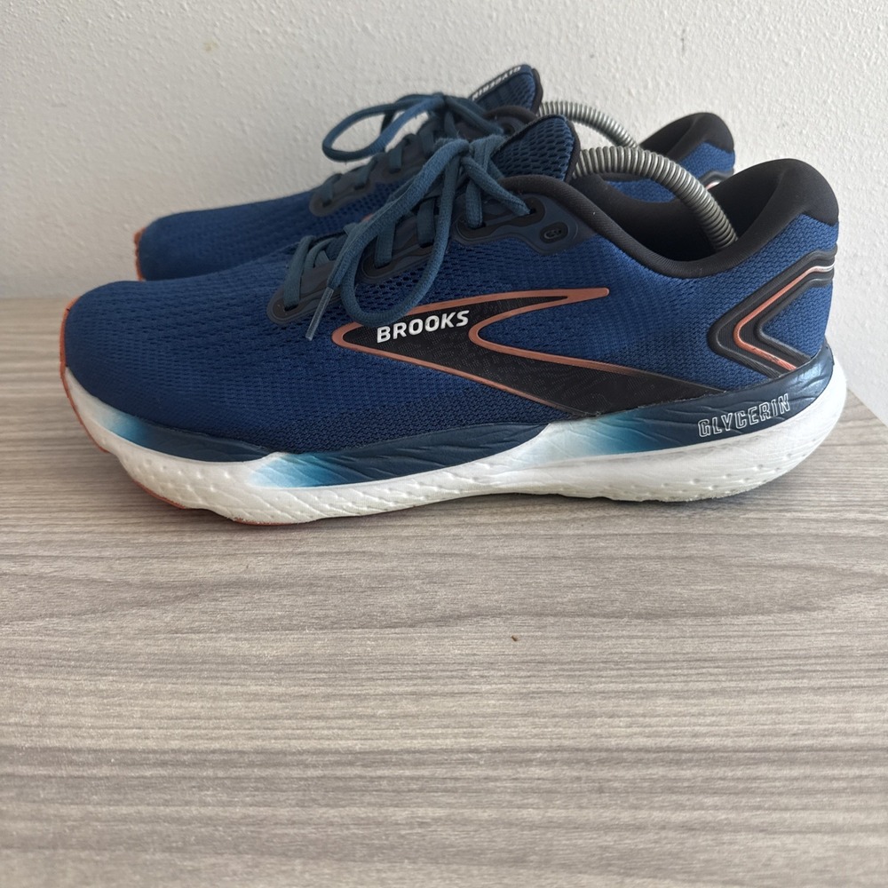 Brooks Men's Navy Blue with Coral Accent Running Shoes